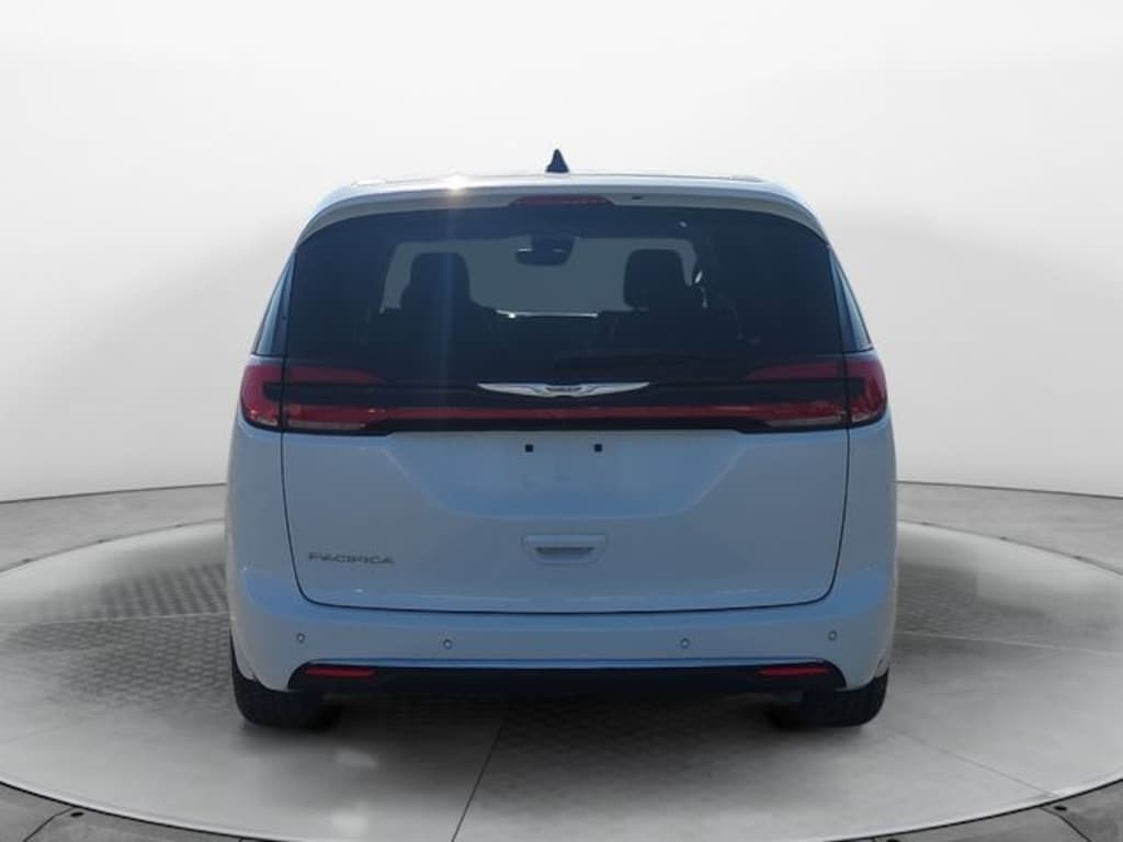 Used 2023 Chrysler Pacifica Touring L Van Passenger Van