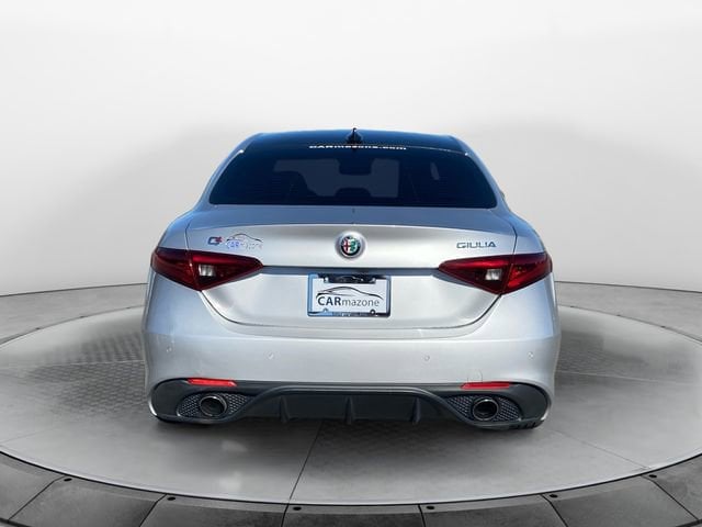 2017 Alfa Romeo Giulia Base - Photo 4