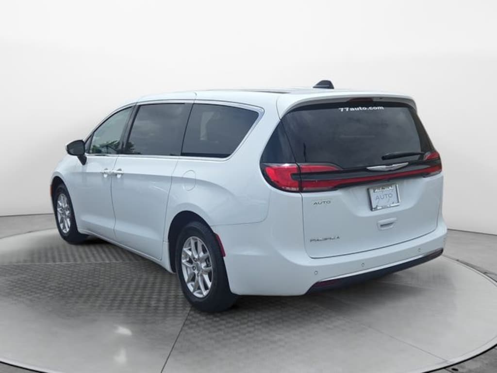 Used 2023 Chrysler Pacifica Touring L Van Passenger Van