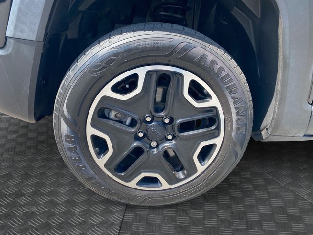 2016 Jeep Renegade Trailhawk - Photo 32