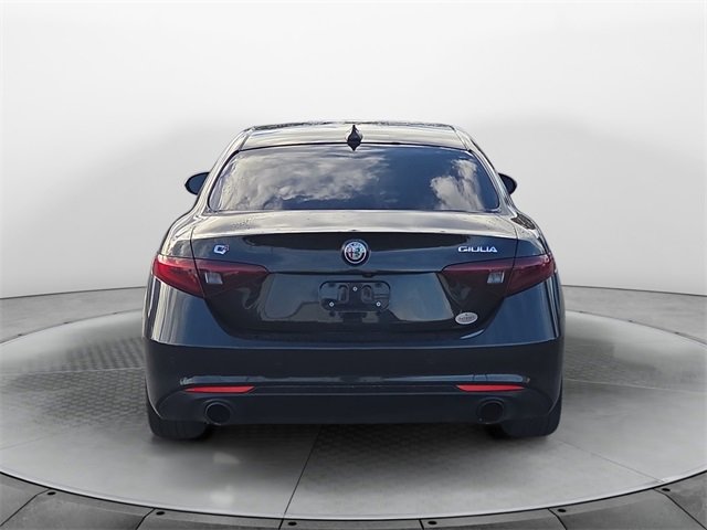 2022 Alfa Romeo Giulia Ti photo 4