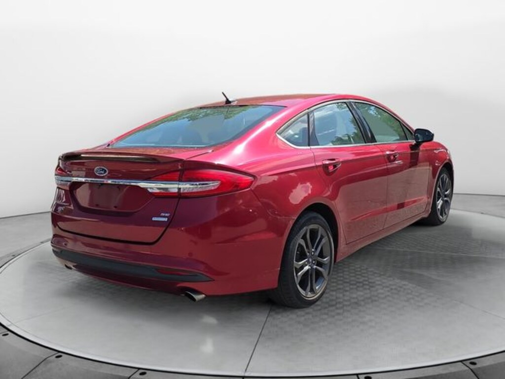 Used 2018 Ford Fusion SE Sedan