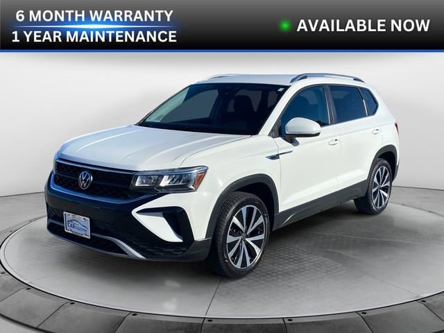 2024 Volkswagen Taos SE's photo