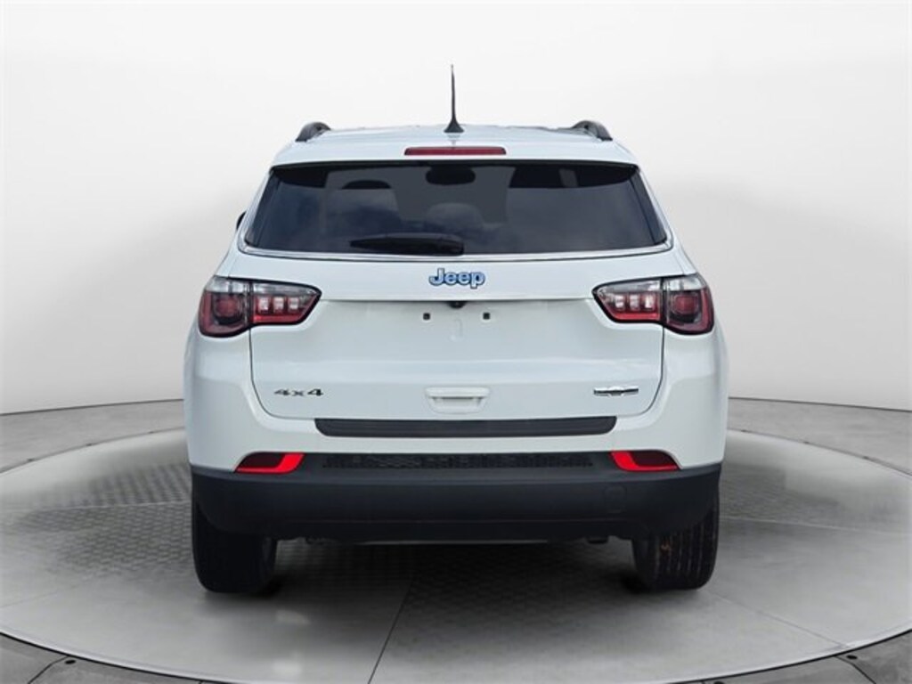 Used 2024 Jeep Compass Latitude SUV