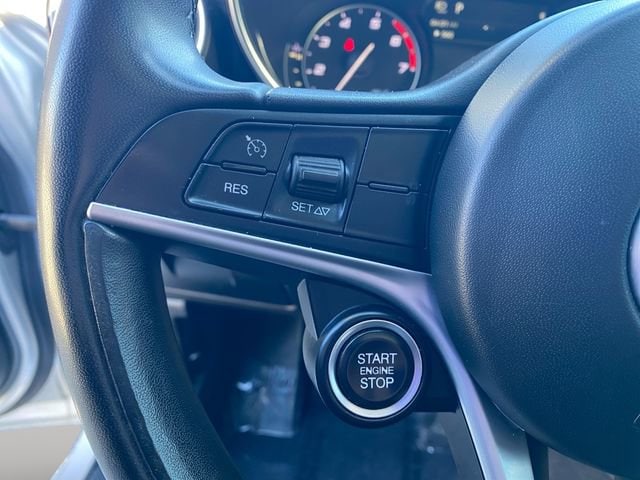 2017 Alfa Romeo Giulia Base - Photo 19