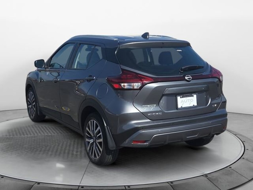 Used 2024 Nissan Kicks SV SUV