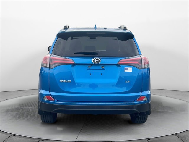 2018 Toyota RAV4 LE photo 4