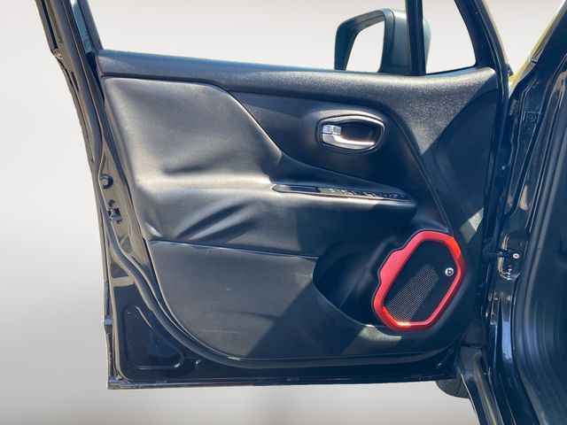 2016 Jeep Renegade Trailhawk - Photo 16