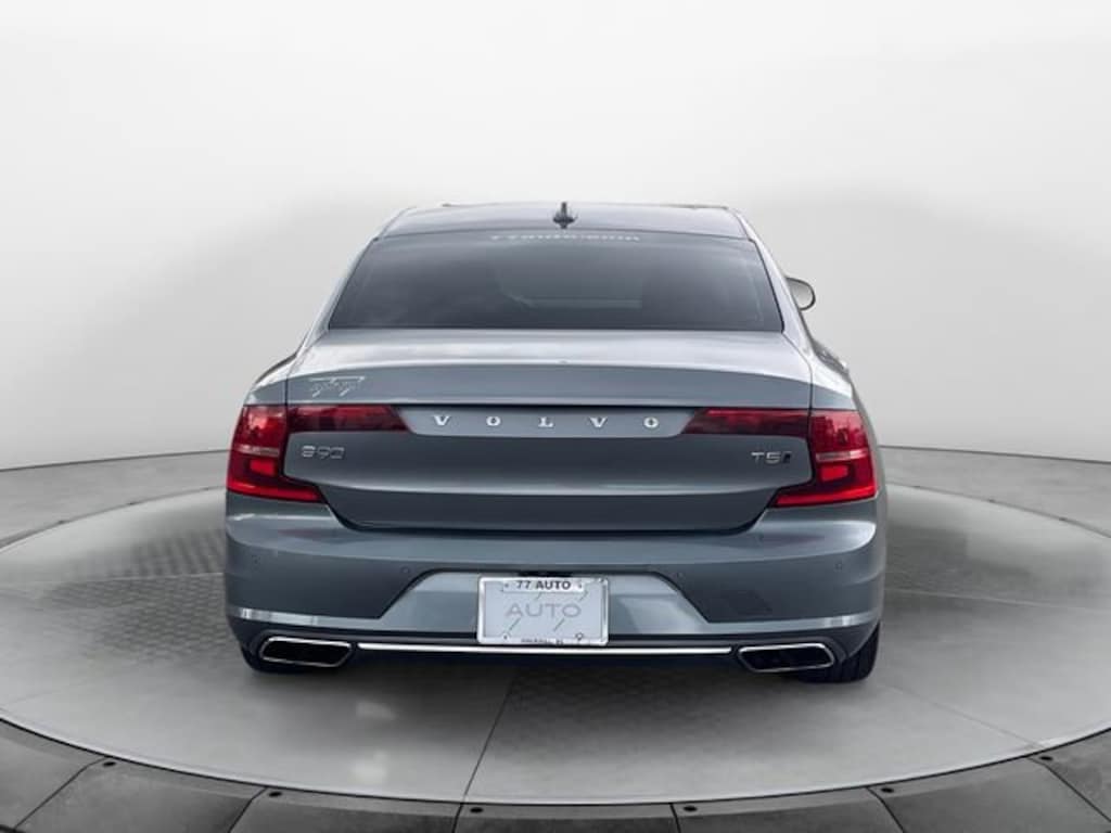 Used 2018 Volvo S90 Momentum Sedan