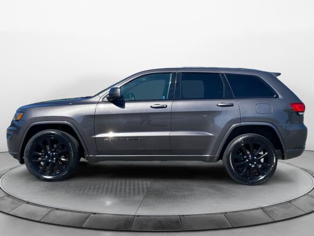 Used 2018 Jeep Grand Cherokee Altitude SUV