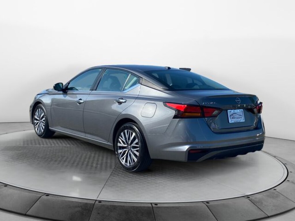 Used 2025 Nissan Altima SV Sedan