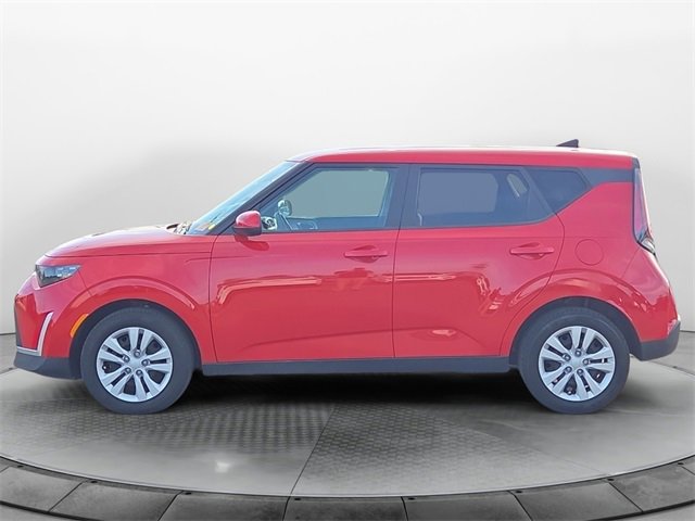 2024 Kia Soul LX photo 2