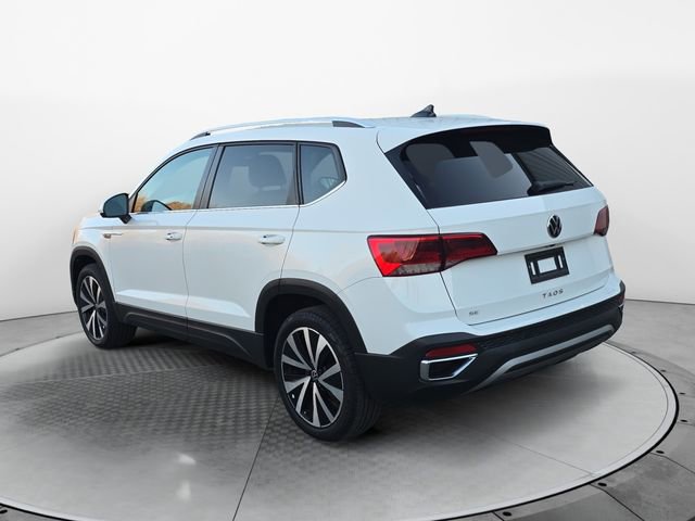 2024 Volkswagen Taos SE photo 3
