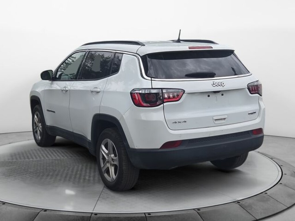 Used 2024 Jeep Compass Latitude SUV