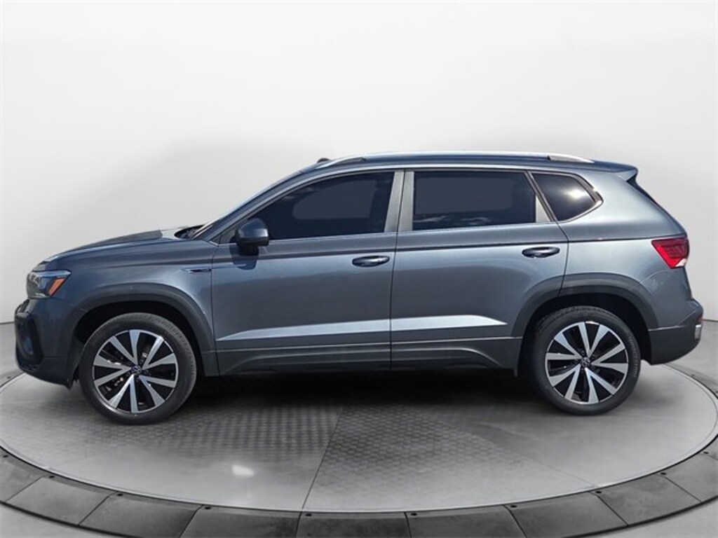Used 2022 Volkswagen Taos SE SUV