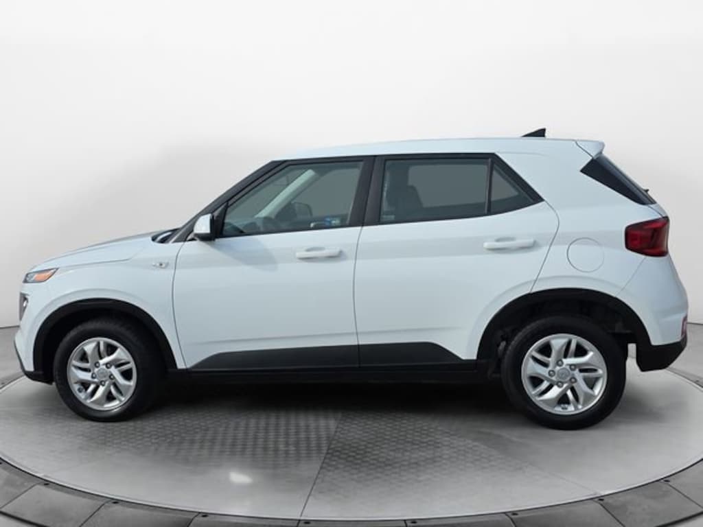 Used 2021 Hyundai Venue SE SUV