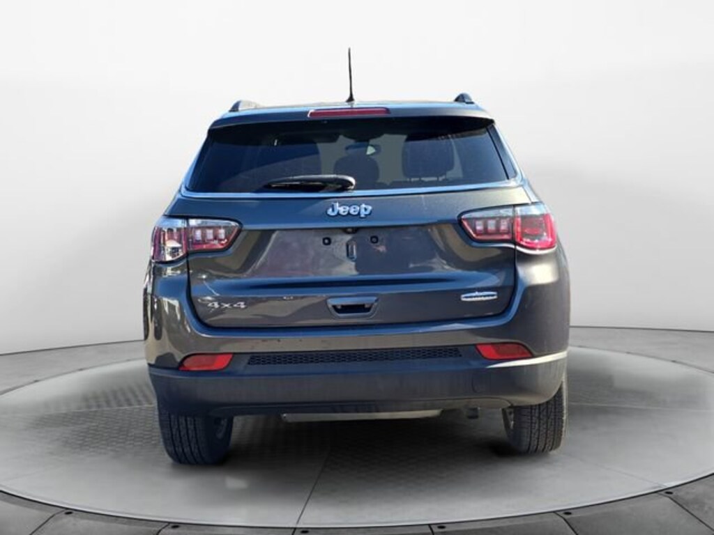 Used 2018 Jeep Compass Latitude SUV