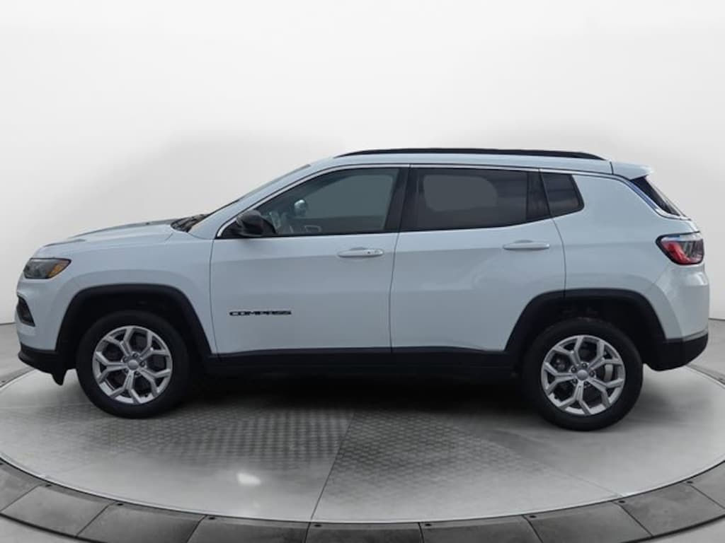 Used 2024 Jeep Compass Latitude SUV