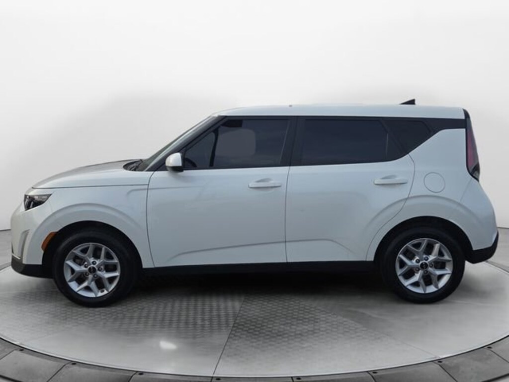 Used 2025 Kia Soul LX Hatchback