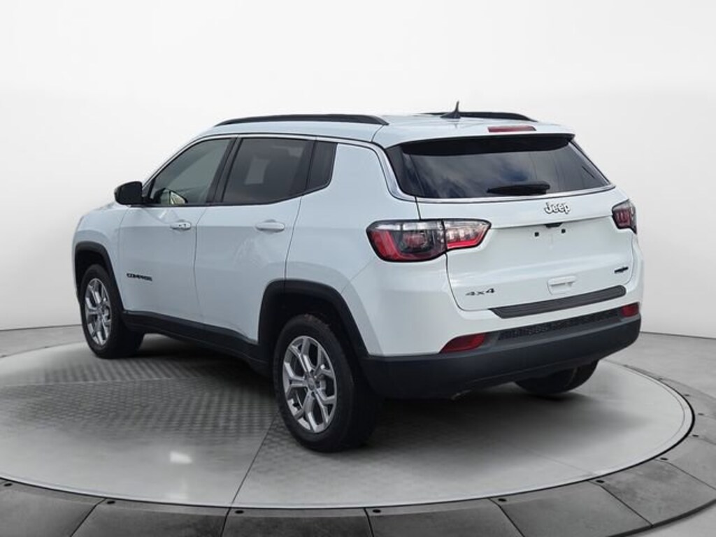Used 2024 Jeep Compass Latitude SUV