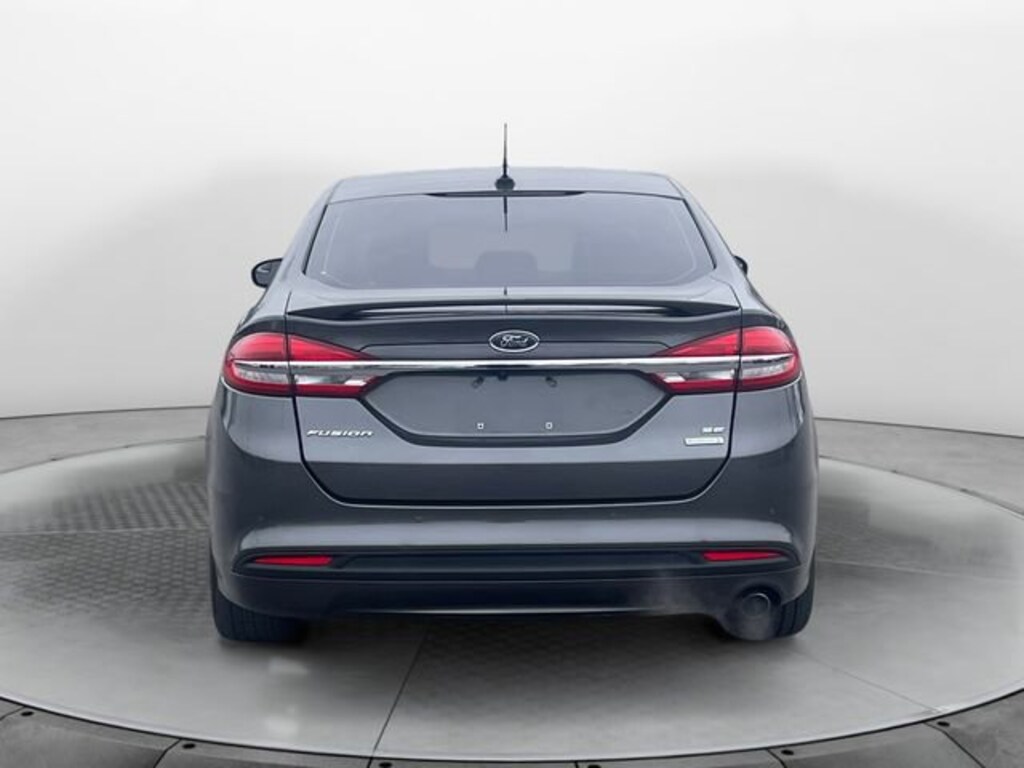 Used 2017 Ford Fusion SE Sedan