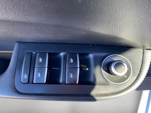 2017 Alfa Romeo Giulia Base - Photo 17