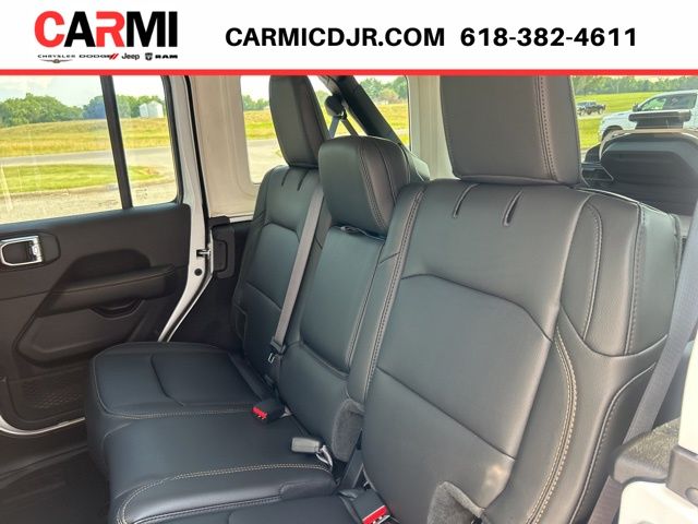 2025 Jeep Wrangler 4-Door Sahara - Photo 28