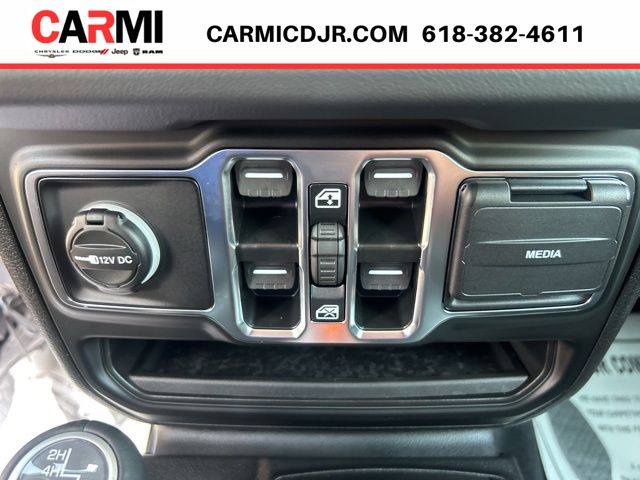 2025 Jeep Wrangler 4-Door Sahara - Photo 23