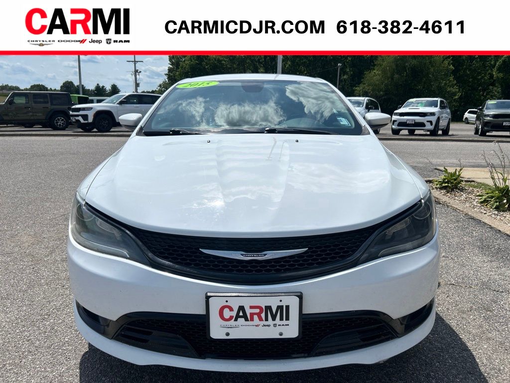 Used 2015 Chrysler 200 Limited with VIN 1C3CCCAB5FN730640 for sale in Carmi, IL