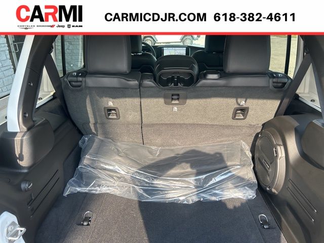 2025 Jeep Wrangler 4-Door Sahara - Photo 32