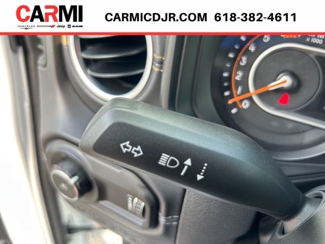 2025 Jeep Wrangler 4-Door Sahara - Photo 15