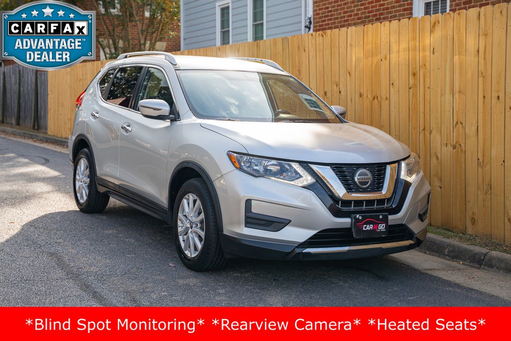 2018 Nissan Rogue SV photo 3