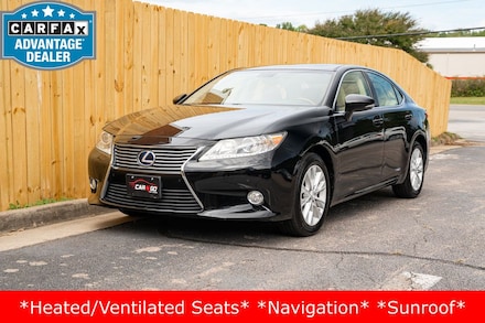2013 LEXUS ES 300h Sedan