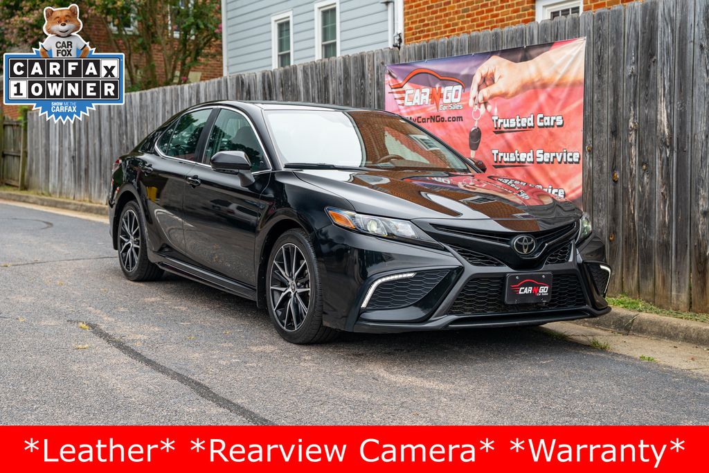 2023 Toyota Camry SE photo 3