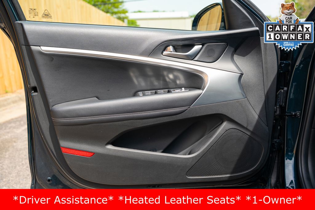 2025 GENESIS G70 Standard - Photo 13