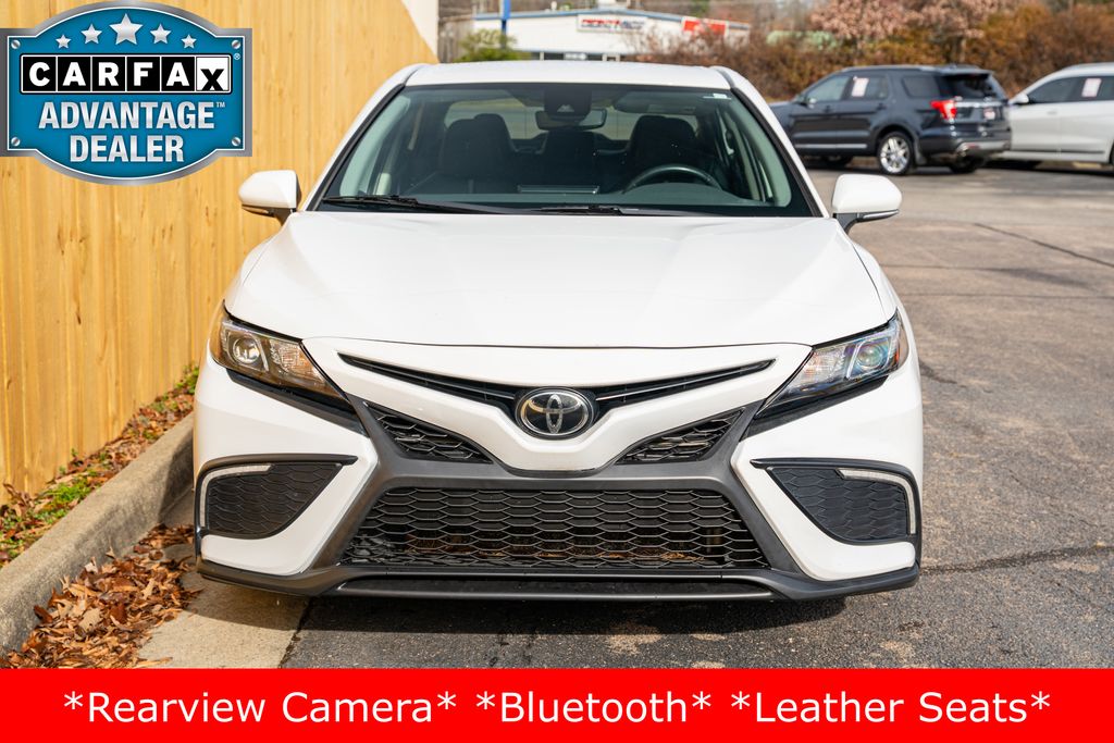 2022 Toyota Camry SE photo 2