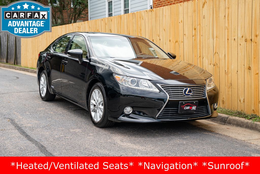 2013 Lexus ES 300h photo 3