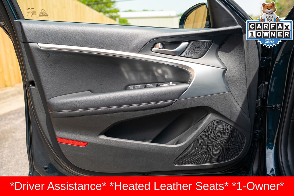 2025 GENESIS G70 Standard - Photo 13
