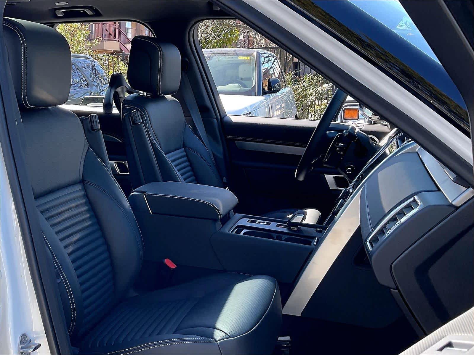 2026 Land Rover Discovery Gemini Edition - Photo 31