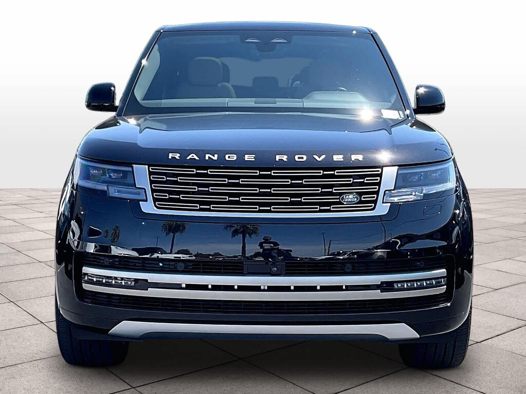 Used 2025 Land Rover Range Rover SE P550e SWB