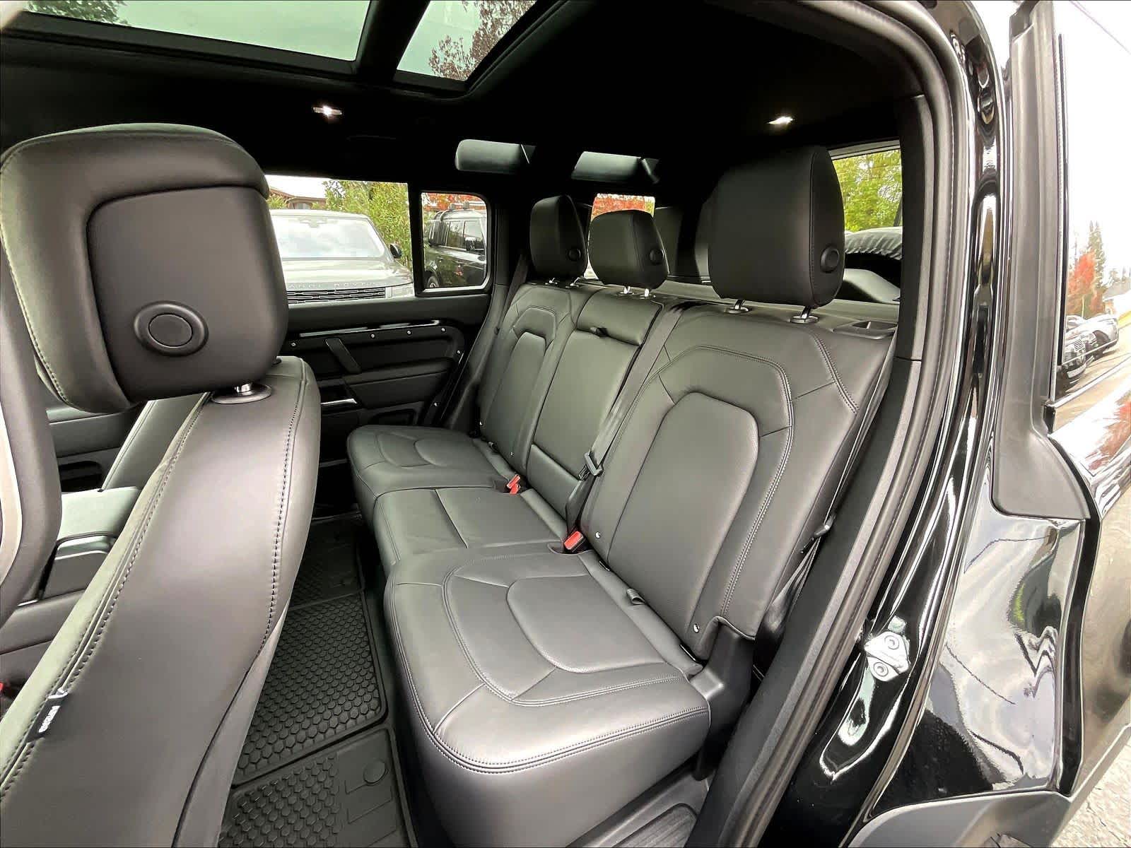 2026 Land Rover Defender S - Photo 12