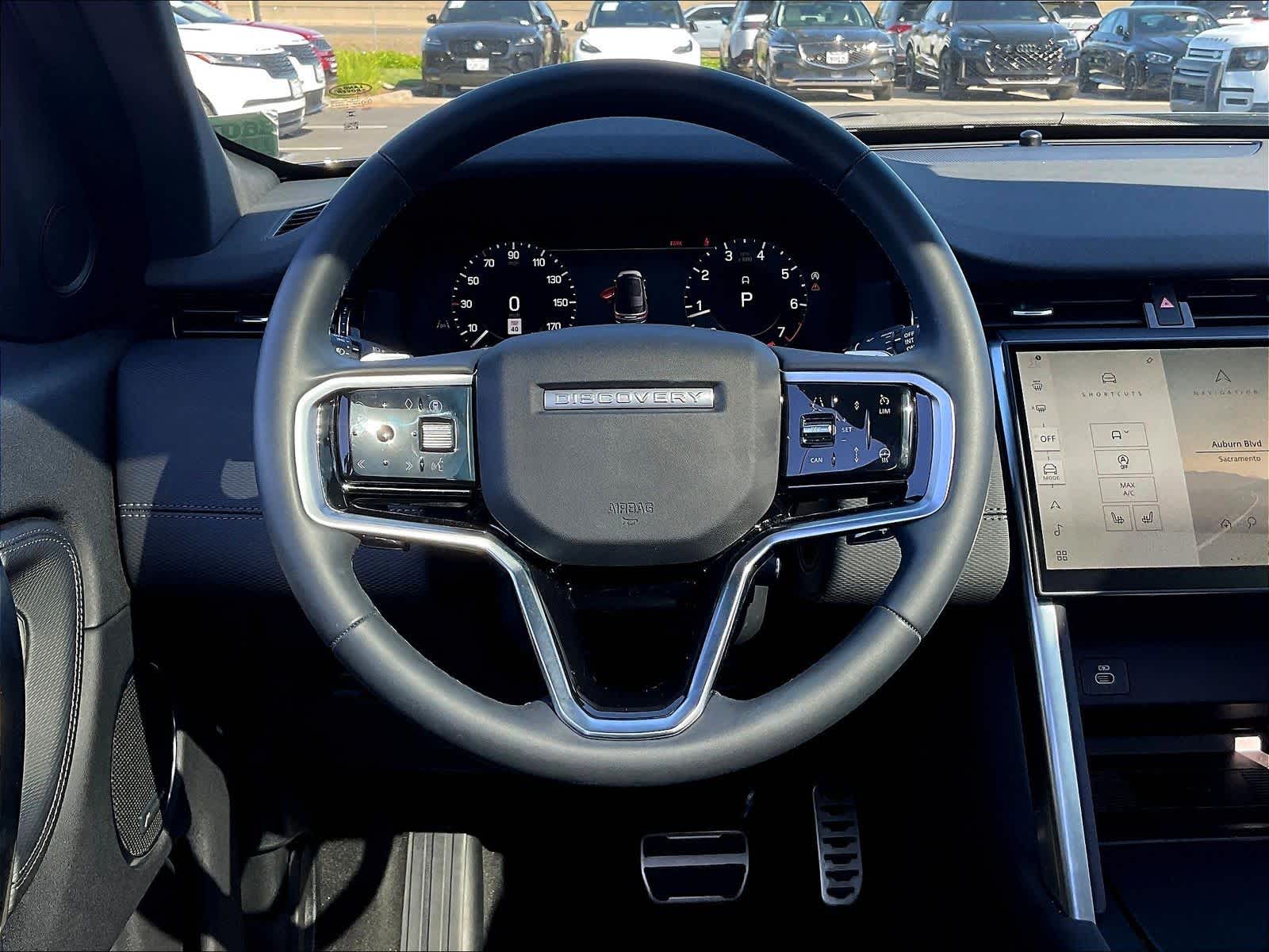 2025 Land Rover Discovery Sport Dynamic SE photo 5