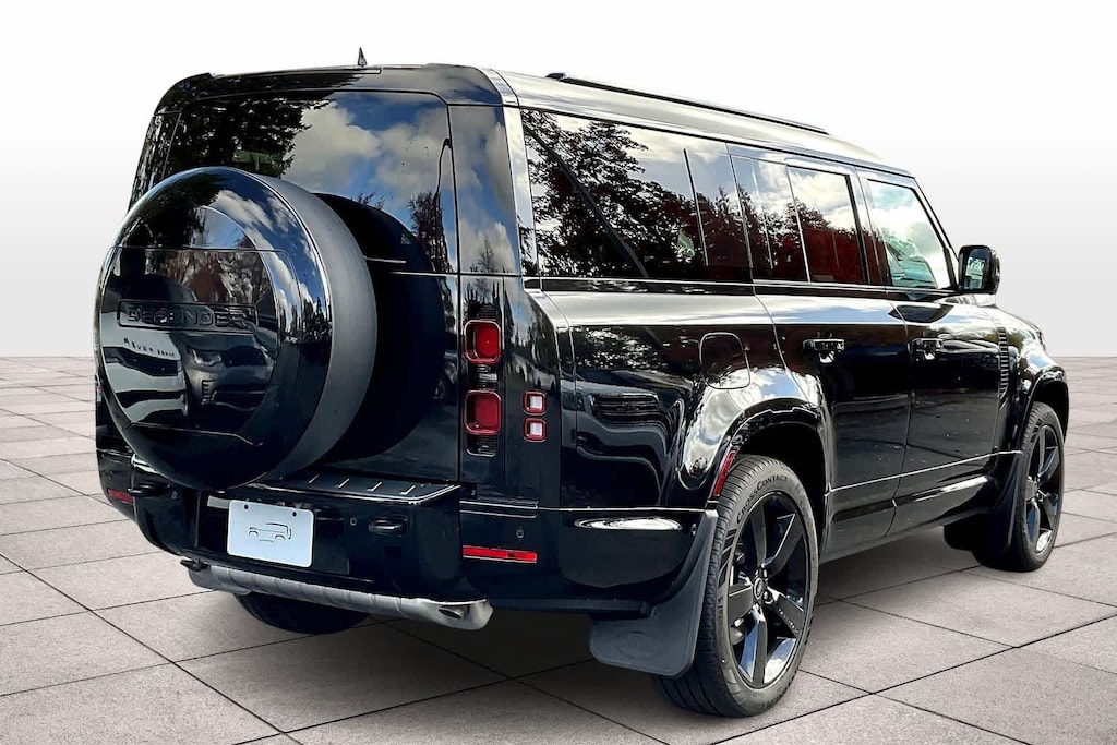 New 2025 Land Rover Defender 130 X-Dynamic SE SUV