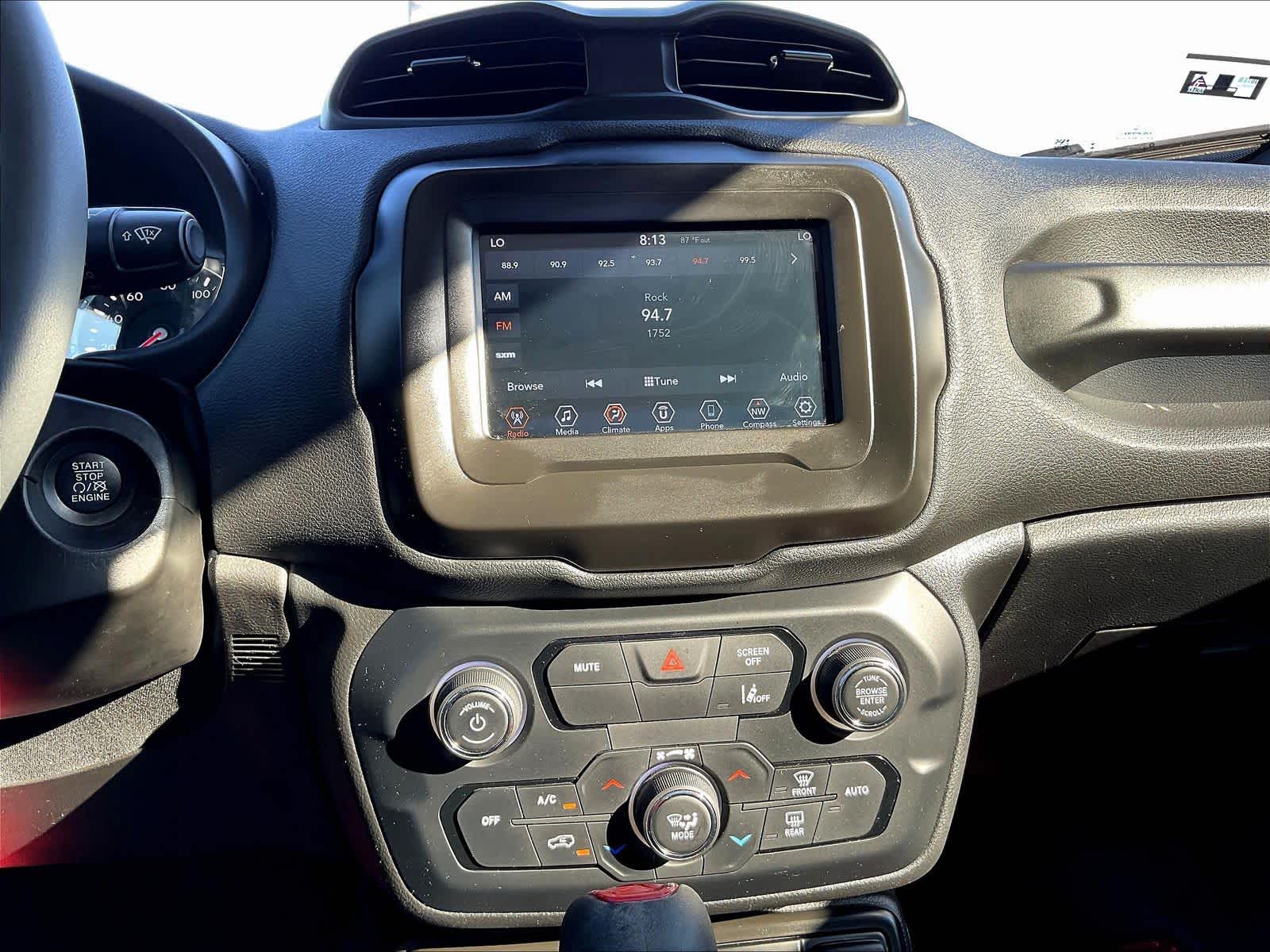 2021 Jeep Renegade Latitude photo 3