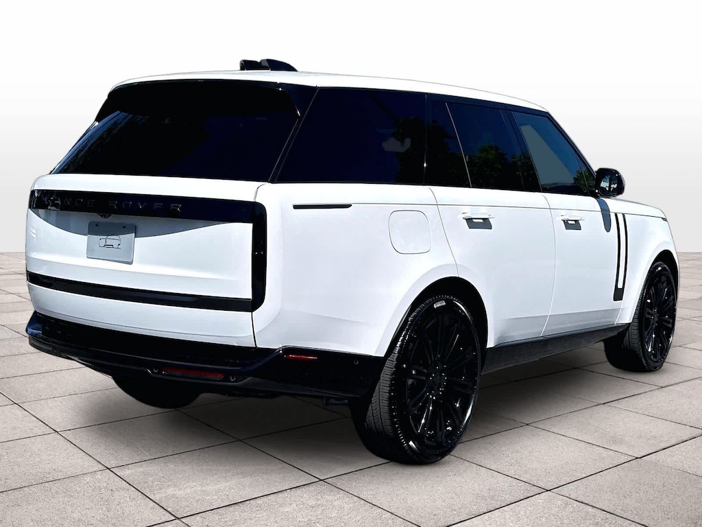 New 2026 Land Rover Range Rover SE SUV
