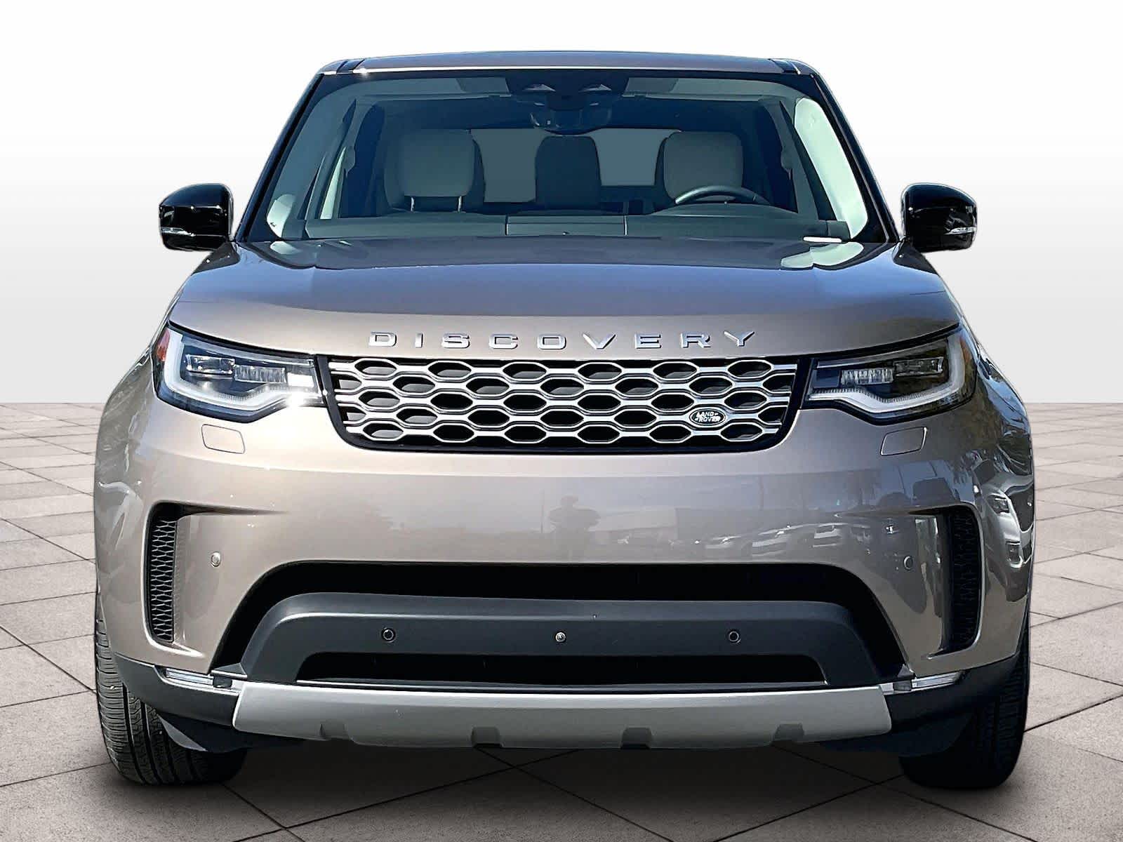 2025 Land Rover Discovery S photo 2
