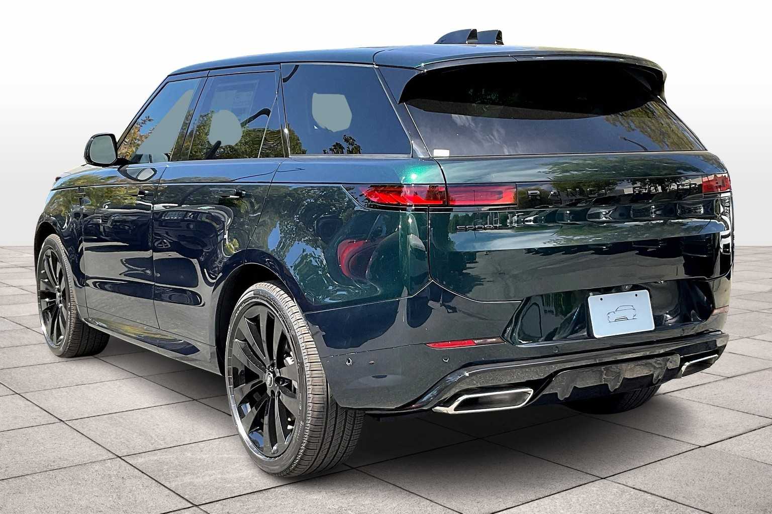 2025 Land Rover Range Rover Sport SE photo 3