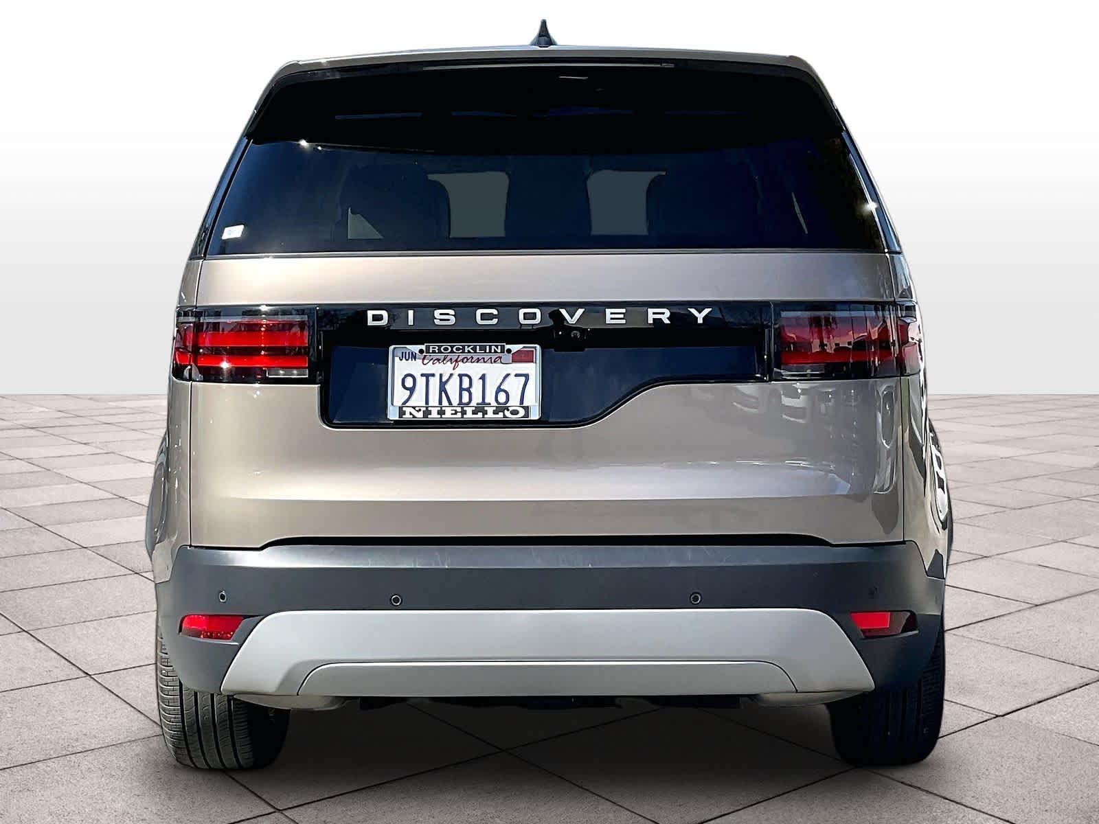 2025 Land Rover Discovery S photo 4