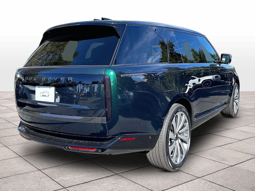 New 2026 Land Rover Range Rover SE LWB 7-Seats / V8 SUV
