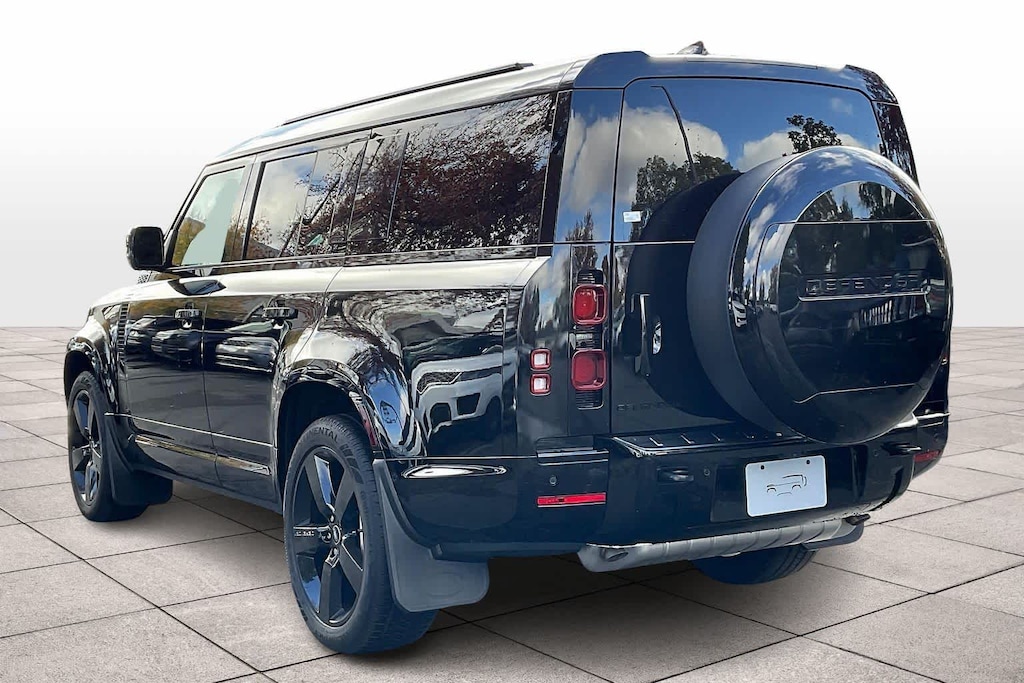 New 2025 Land Rover Defender 130 X-Dynamic SE SUV